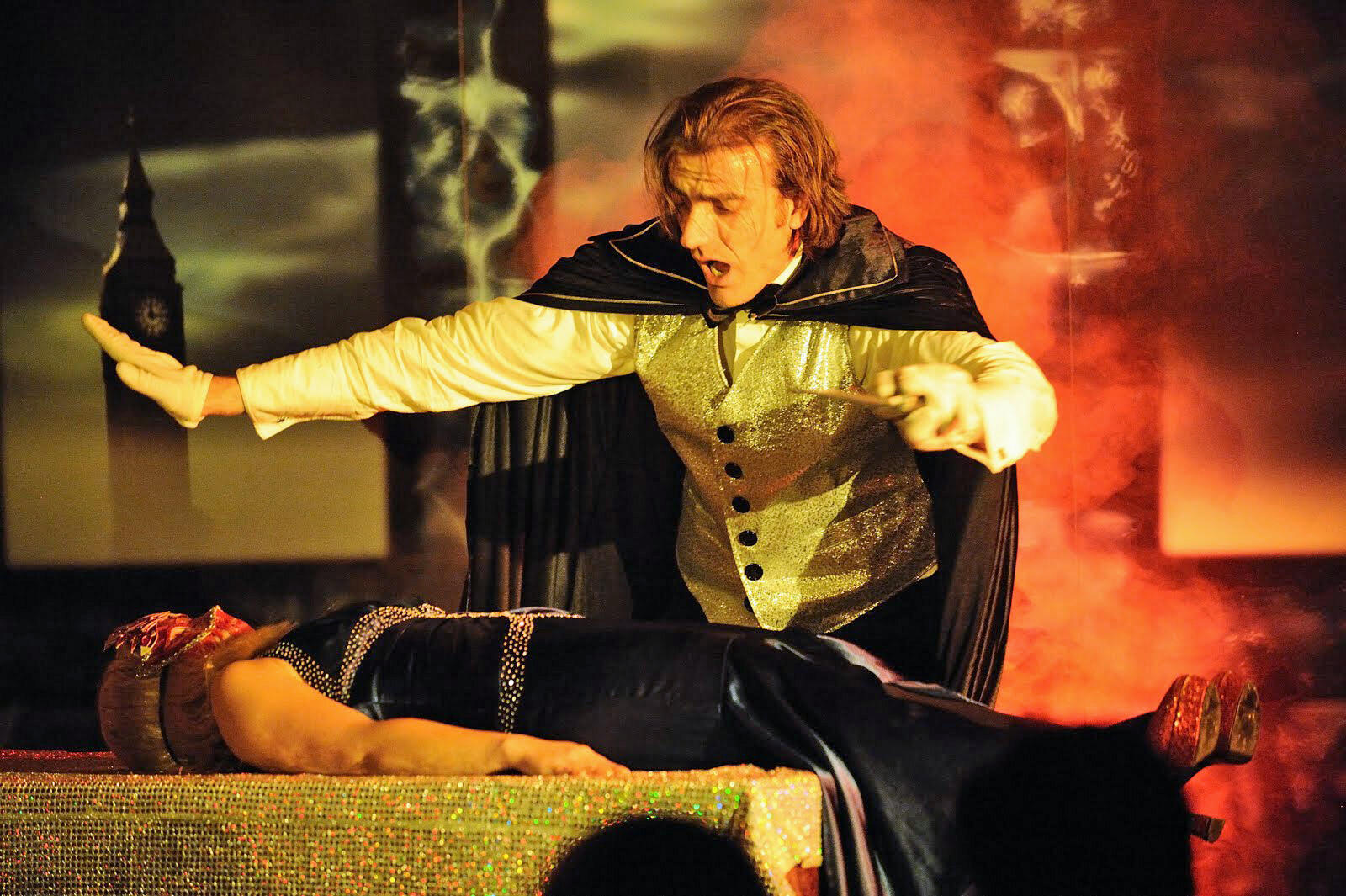 Das "Gruseldinner" mit einer Auff"uhrung von "Jack the Ripper" im Fuggersaal der Burg Stettenfels, Untergruppenbach bei Heilbronn, 15. Dezember 2011